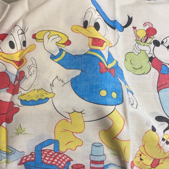 Vtg Set of 2 Disney Pillowcases Mickey Mouse Donald Daisy Duck Pluto Picnic - Picture 6 of 7